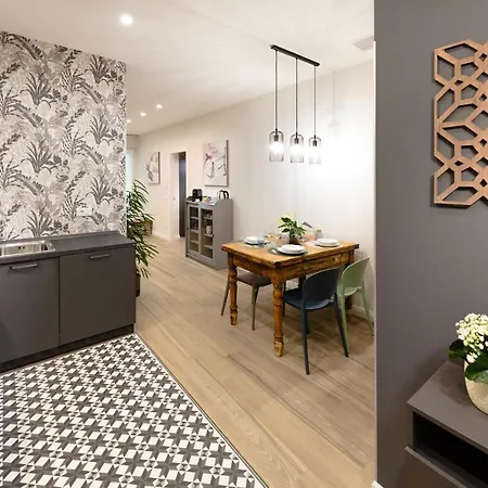 Civico8a - Centro Di Alba, Langhe