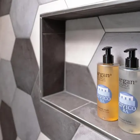 Διαμέρισμα Civico8a - Centro Di Alba, Langhe *